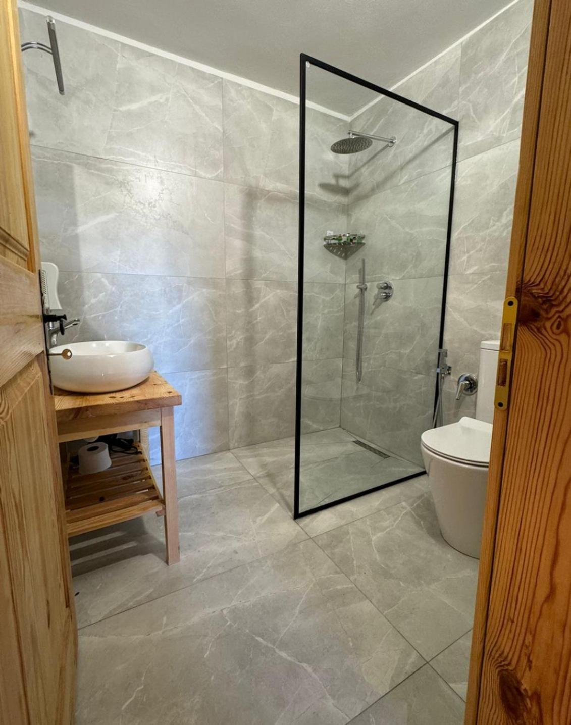Guesthouse Vitoria - Mrizi I Zanave Fishte Ngoại thất bức ảnh